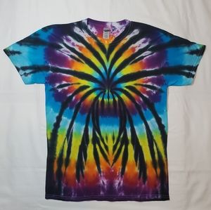 New medium tie dye shirt